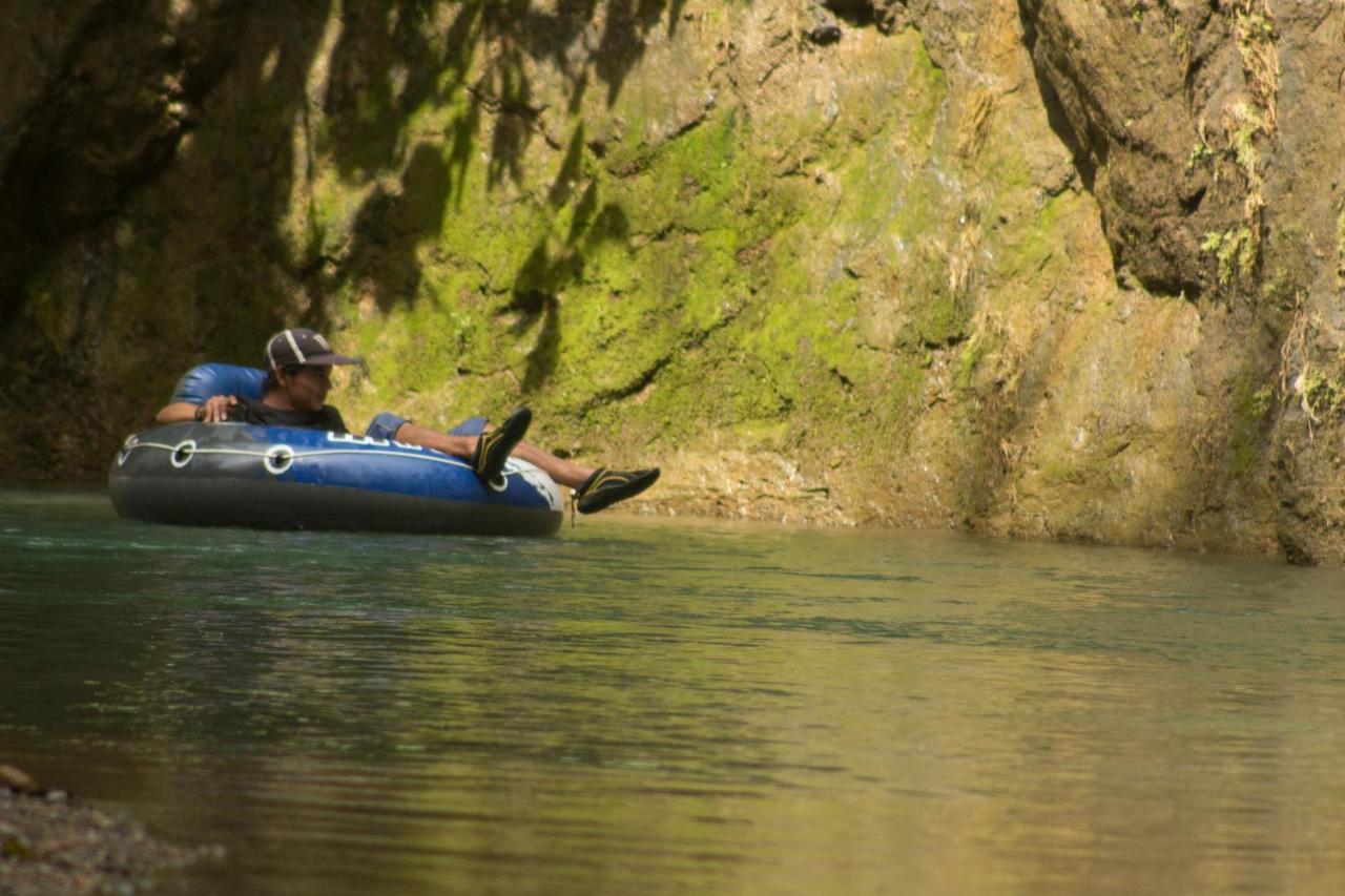 Rio Agujitas Eco Farm Hostel And Tours Drakes Bay エクステリア 写真